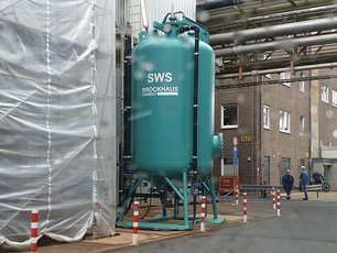 Mobile Filtration Vessel lined with electrically conductive SÄKAFLAKE 900 Black 3K in operation