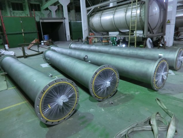 Straight sections of a meter prover lined with Si 14 E offering hydrophobic properties.