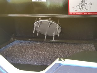 Area around the bottom discharge point of an ISO Tank Container lined with Si 14 E
